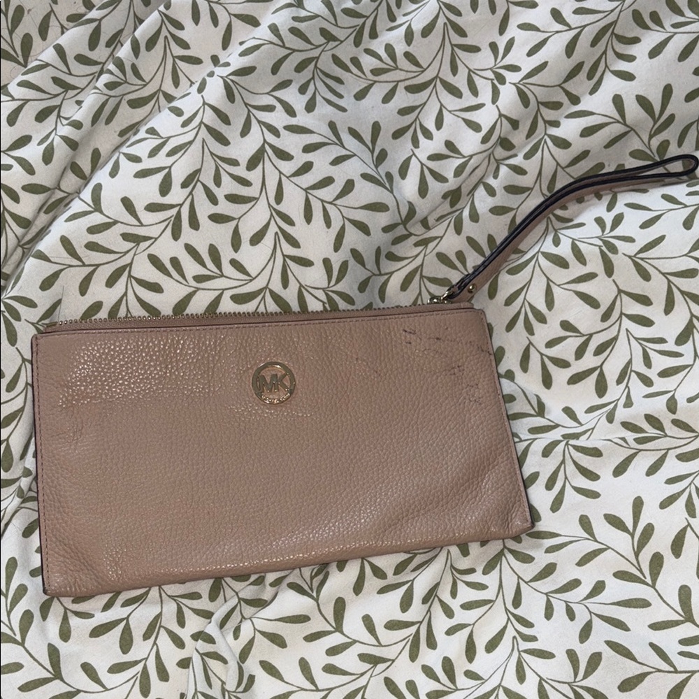 Michael Kors Blush Leather Clutch/wristlet